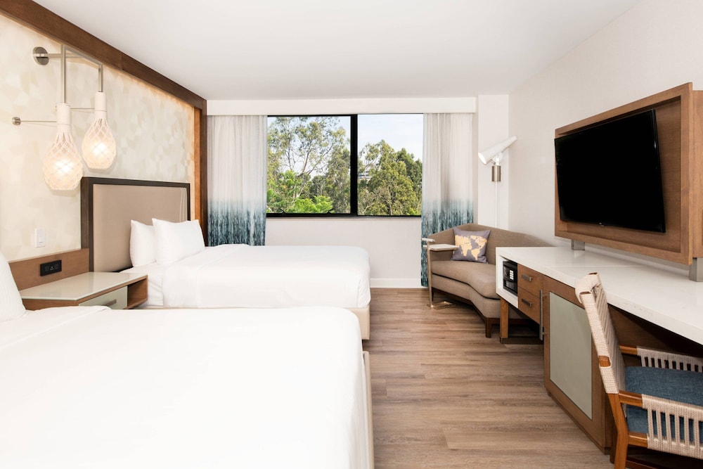 Renaissance Newport Beach Hotel 11/51