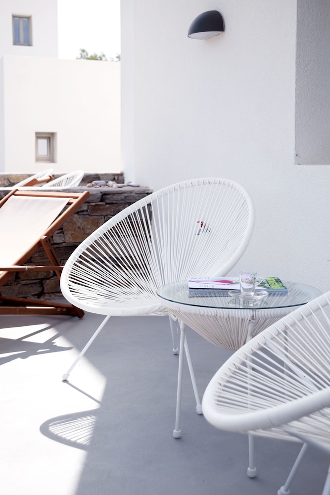 Paros Comfy Suites 3/50