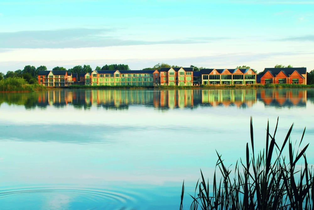 De Vere Cotswold Water Park 59/68
