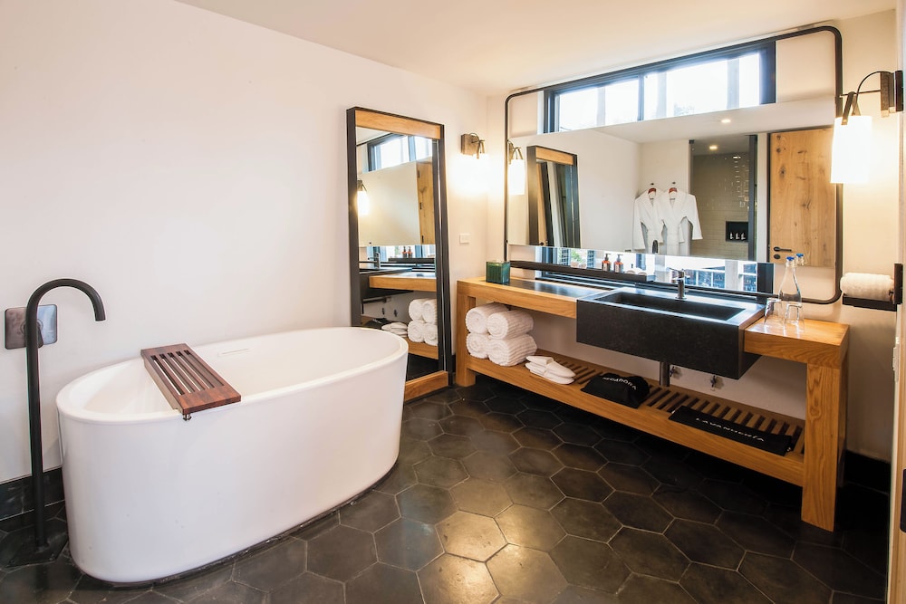 Tower, Superior, Suite, King Bed, Private Bathroom