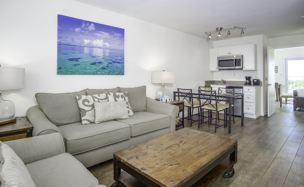Skipjack Resort Marina 42/70