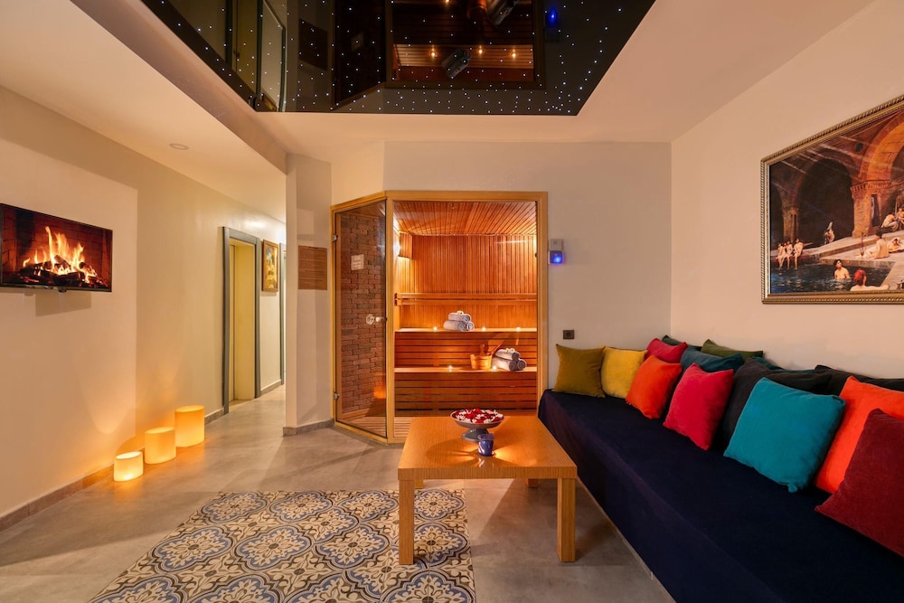 Azuu Boutique Hotel 51/76