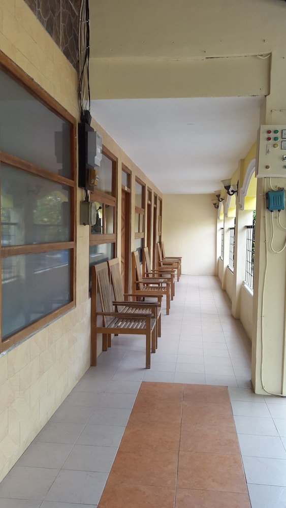 Centro Bajo Hotel 11/50