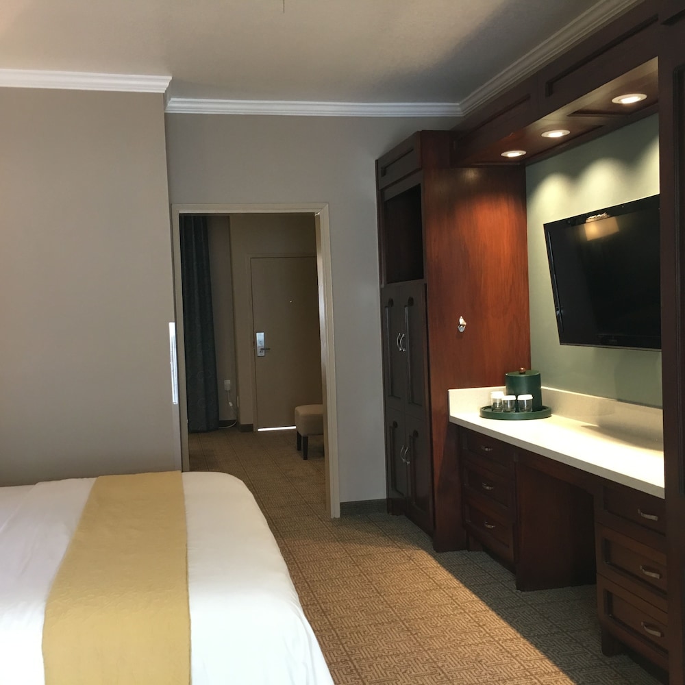 MainStay Suites Orange County John Wayne Airport 18/57