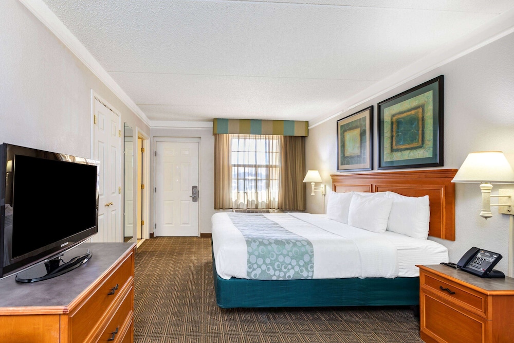 La Quinta Inn El Paso West 16/50