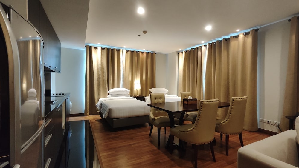 The Bless Hotel And Residence 47/80