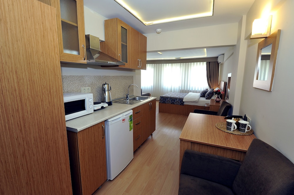 Aiza Suites 31/53