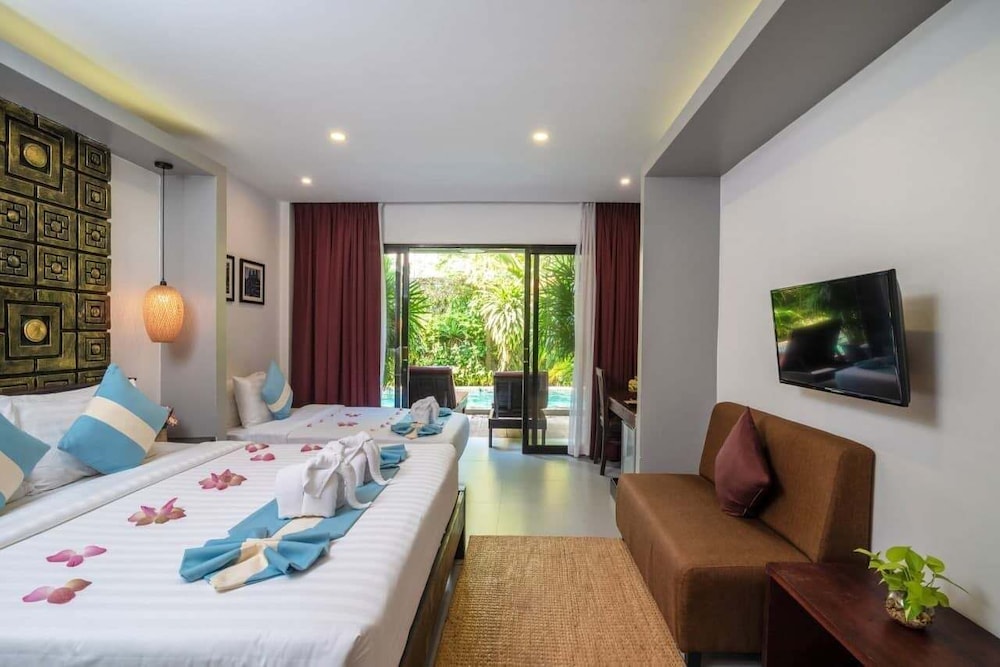 Ladear Priviledge Rooms 12/78