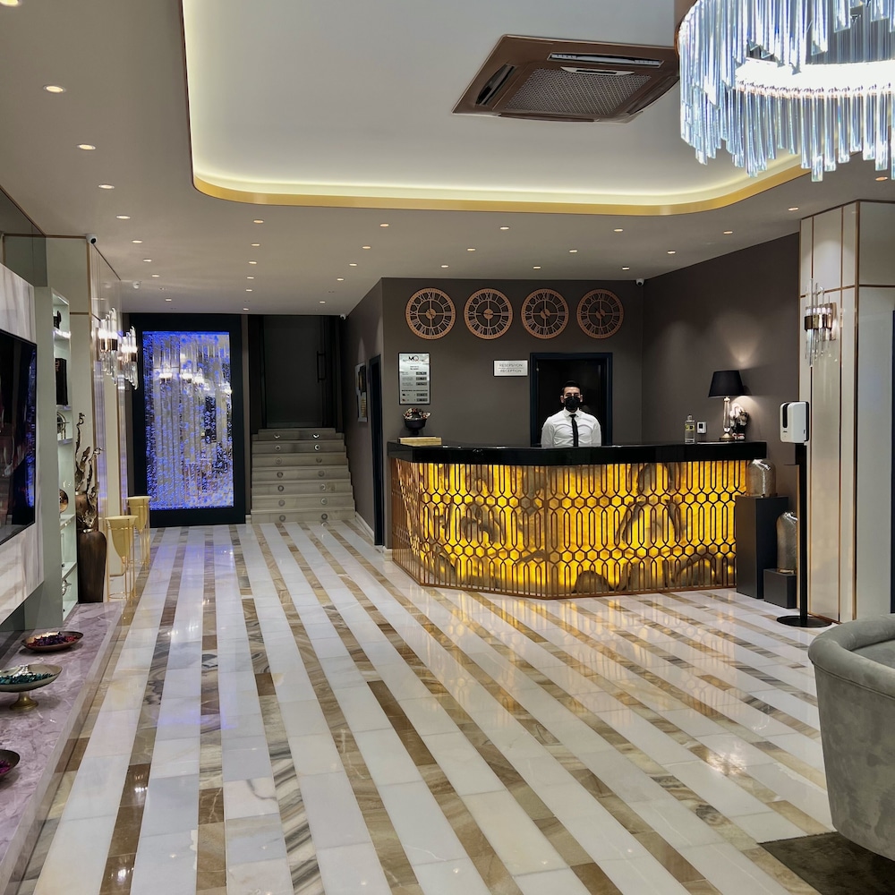MQ Hotel Suites 7/60