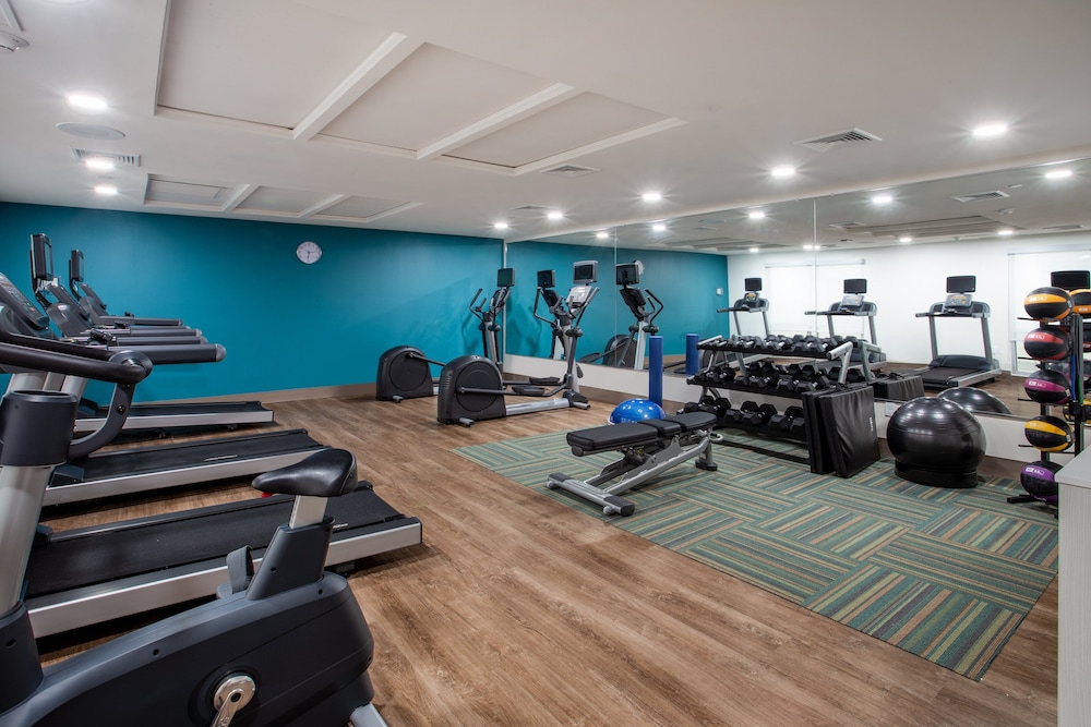 Holiday Inn Express And Suites Deland South 32/49