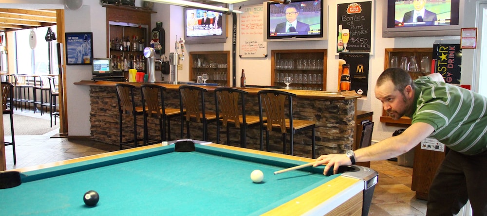 WHISTLERS INN 5/38