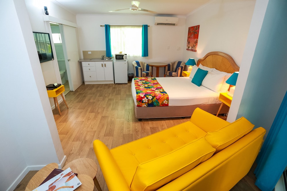 PORT DOUGLAS MOTEL 50/73