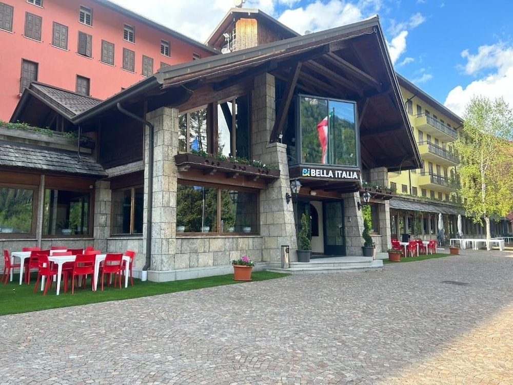 Bella Italia and Efa Village 3/50