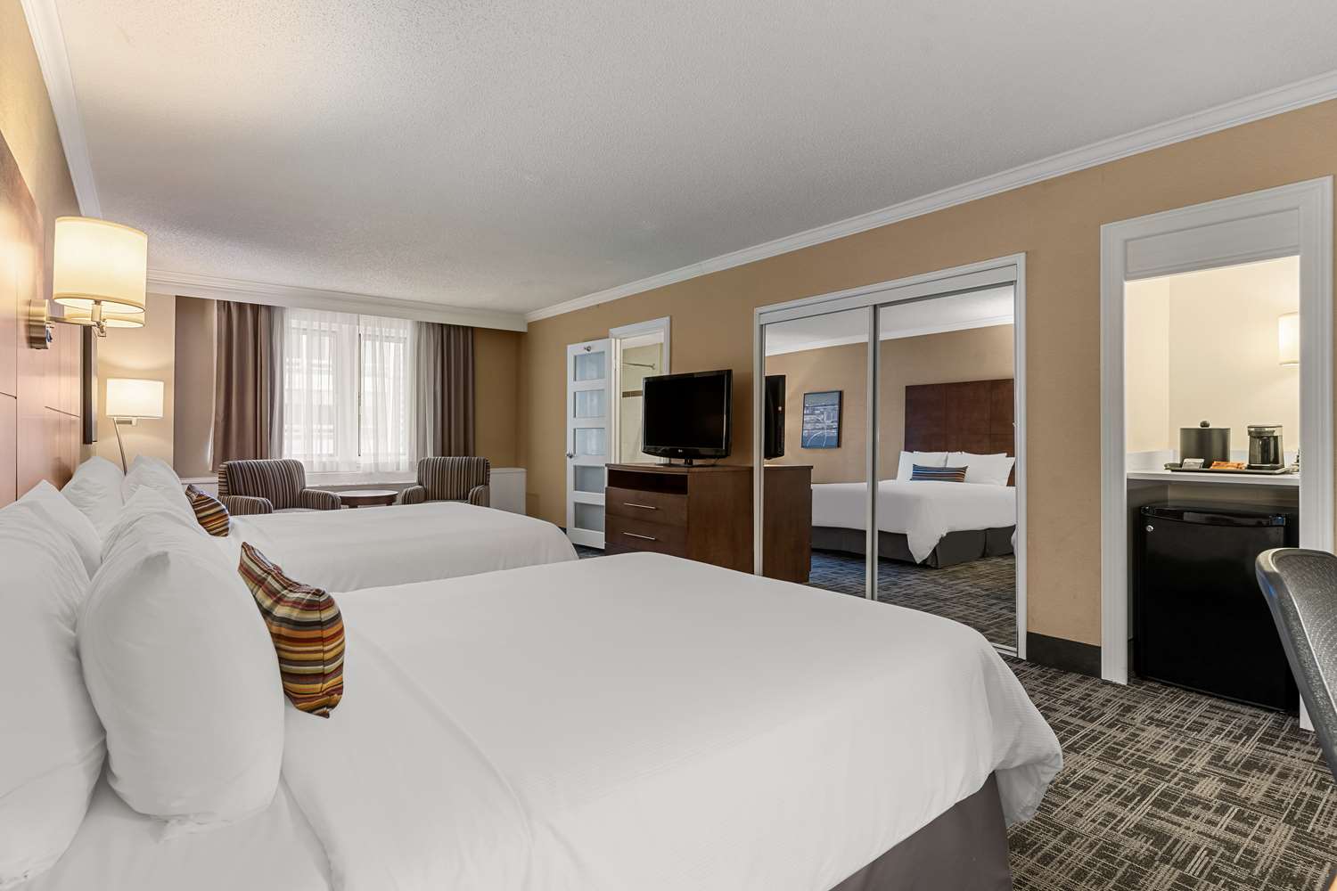 Best Western Ville Marie Montreal Hotel and Suites 12/45