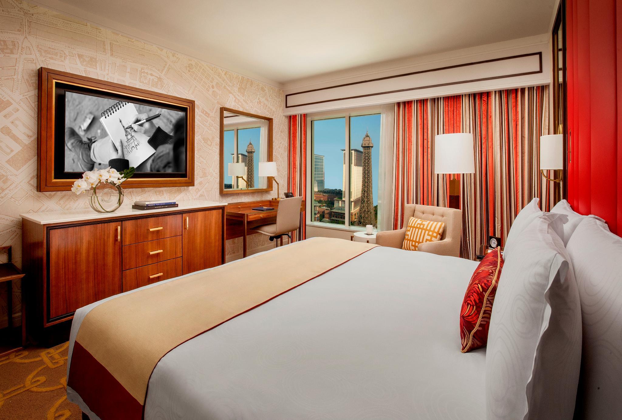 Deluxe, King Bed, Eiffel View