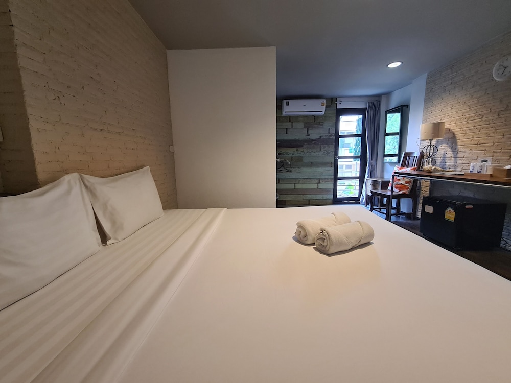 EXTRA, BUDGET, DOUBLE BED