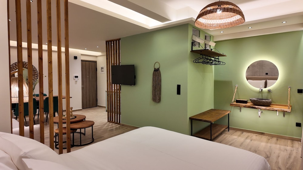 Euphoria Apartments 24/56