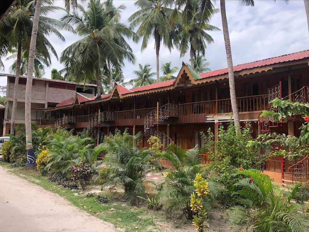 Gold India Beach Resort 6/23