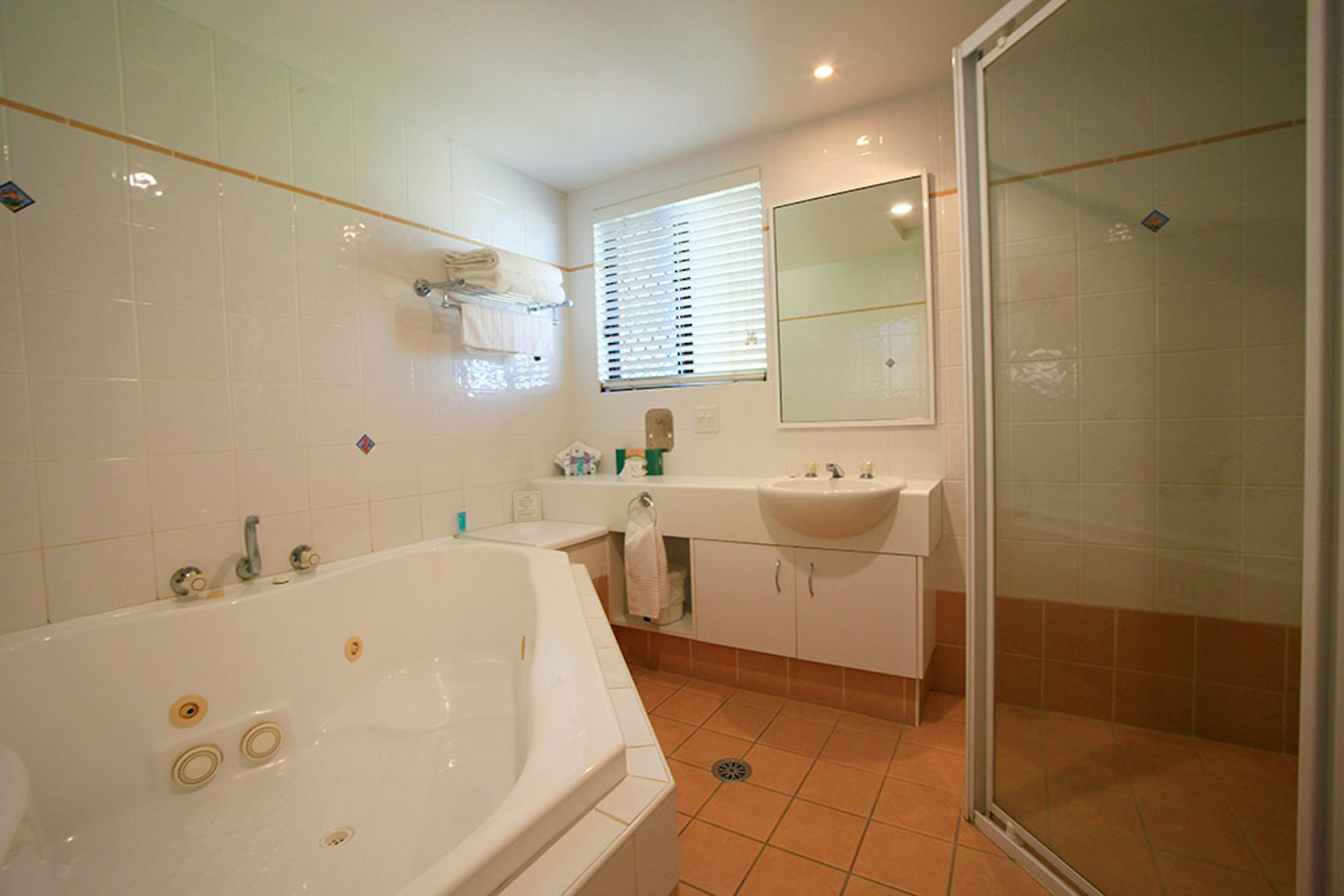 Macquarie Barracks Motor Inn 66/67