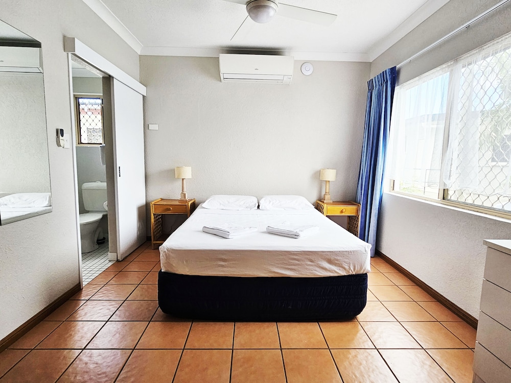 Royal Palm Villas Cairns 4/29