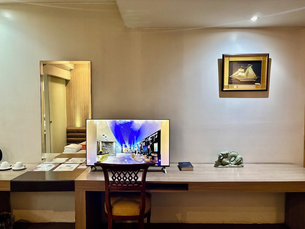 The E-Hotel Makati 48/59