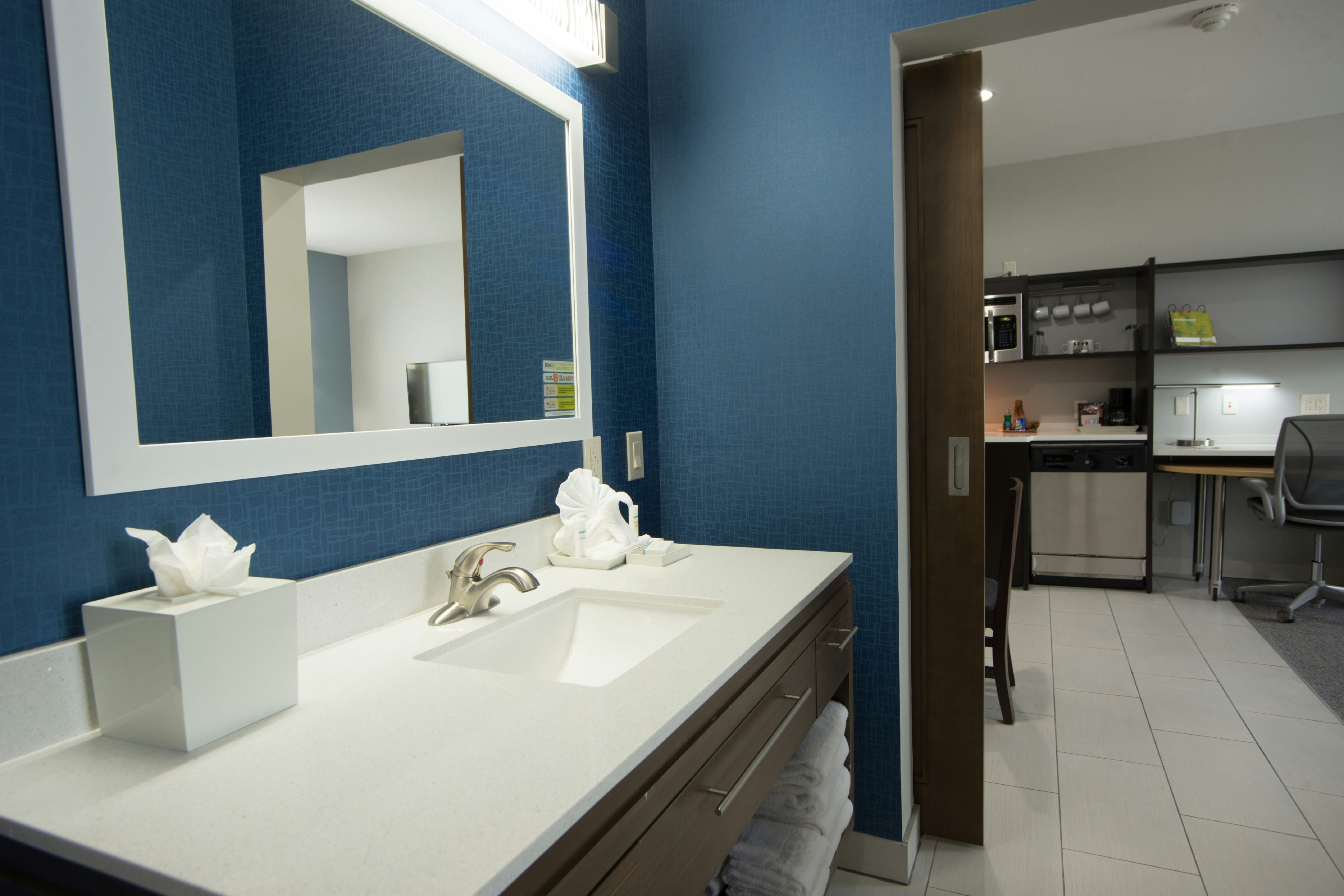 1 BEDROOM, SUITE, KING BED