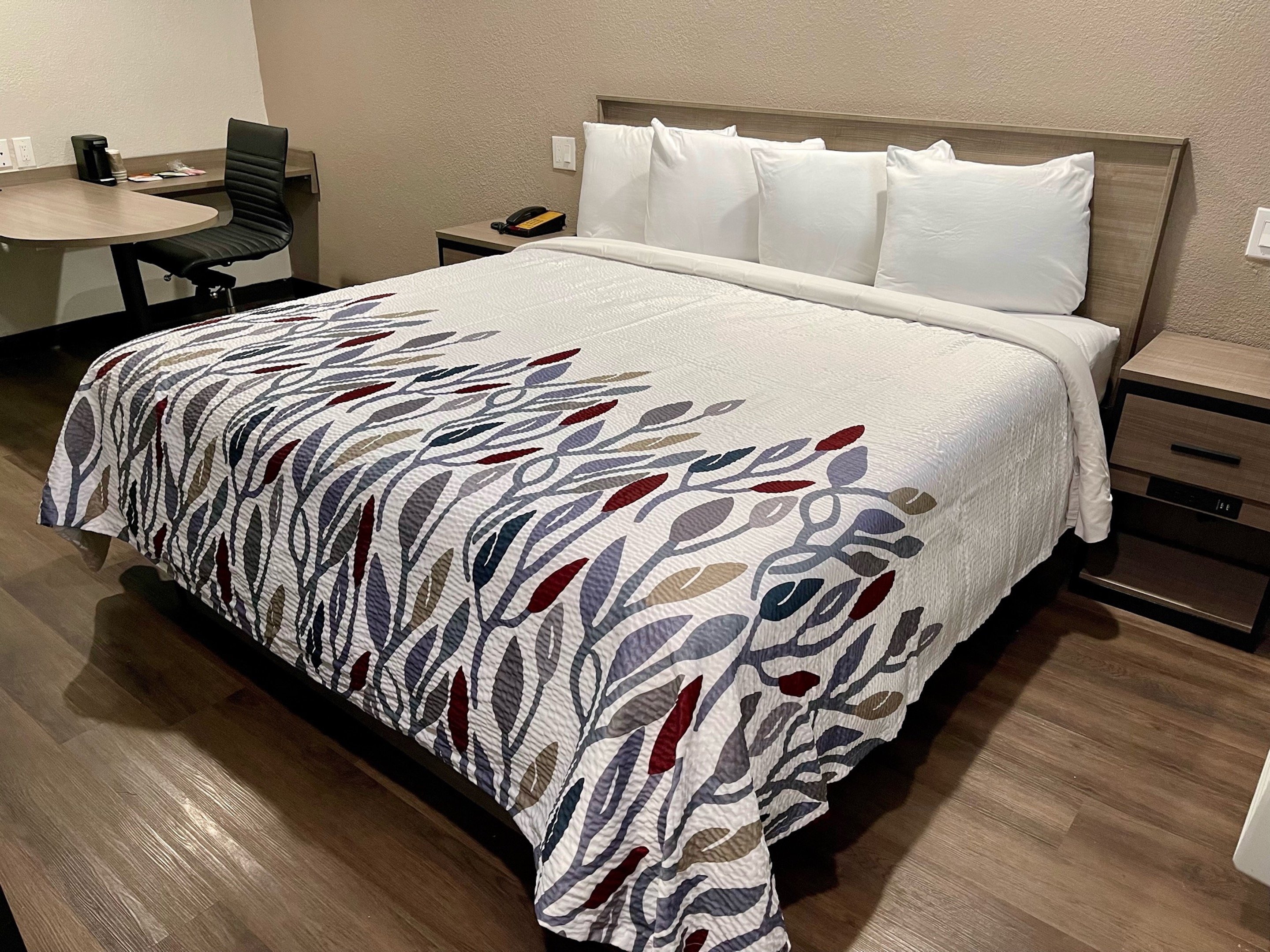 Renovated, Superior, King Bed, Smoking