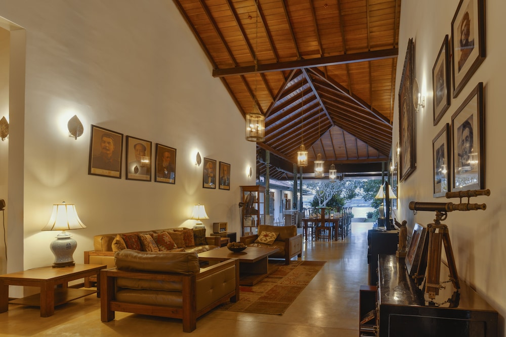 Villa Republic Bentota 32/50