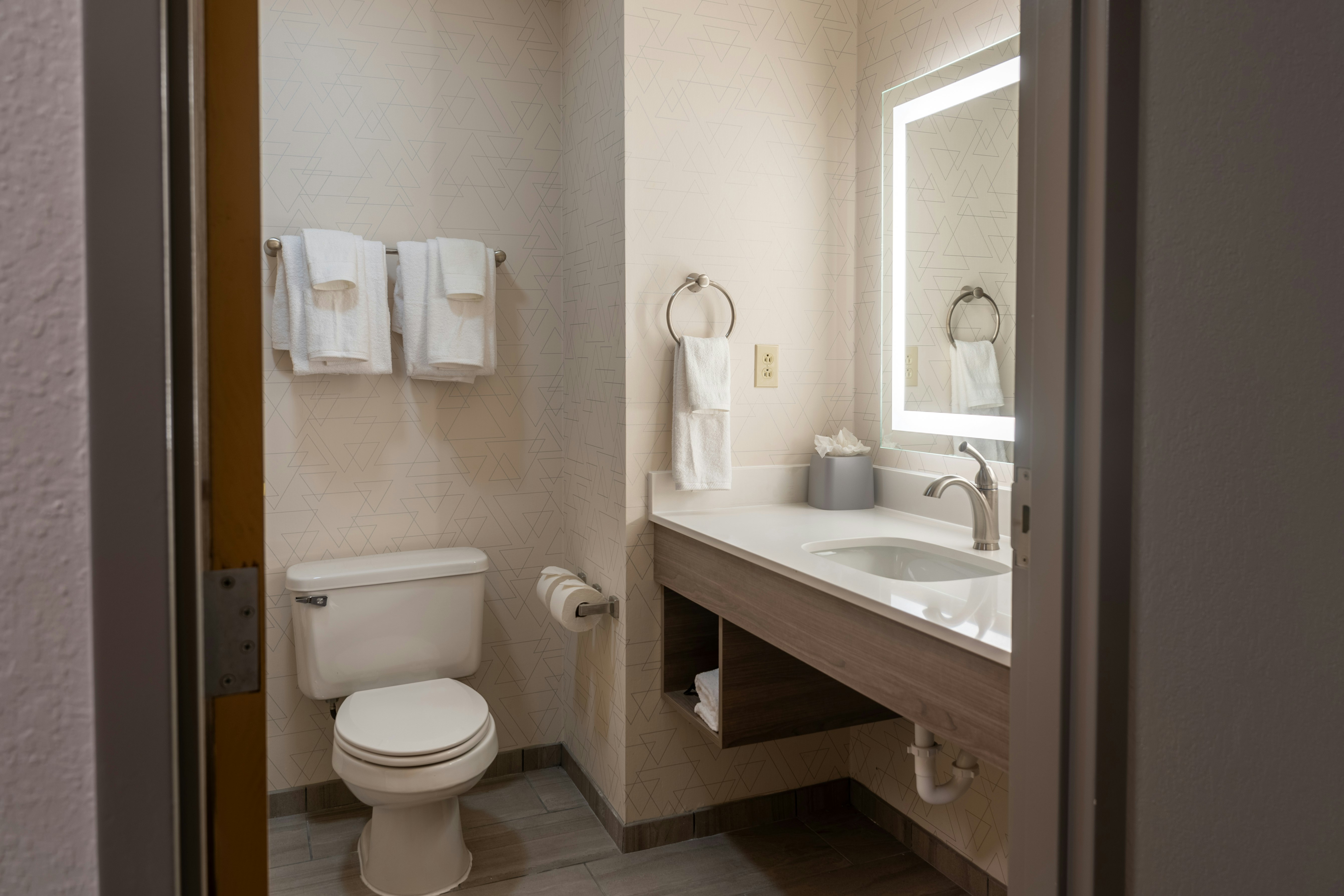 Holiday Inn Express Hotel & Suites Vicksburg 73/74