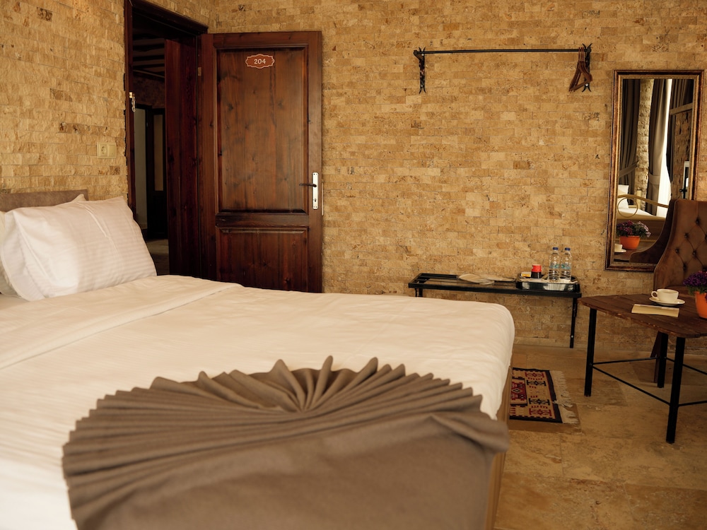 Calina Otel 13/50