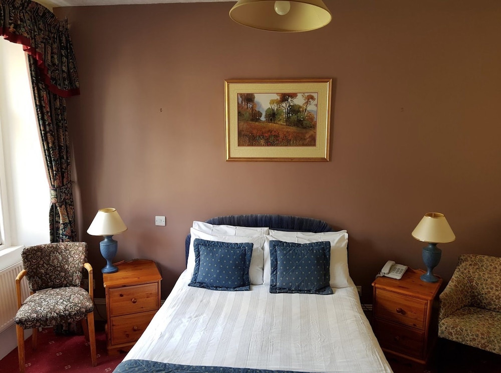 PENTLAND HOTEL 20/50