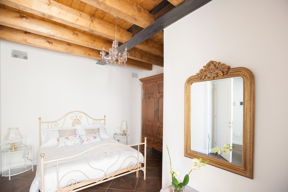 Alessia's Place 16/50