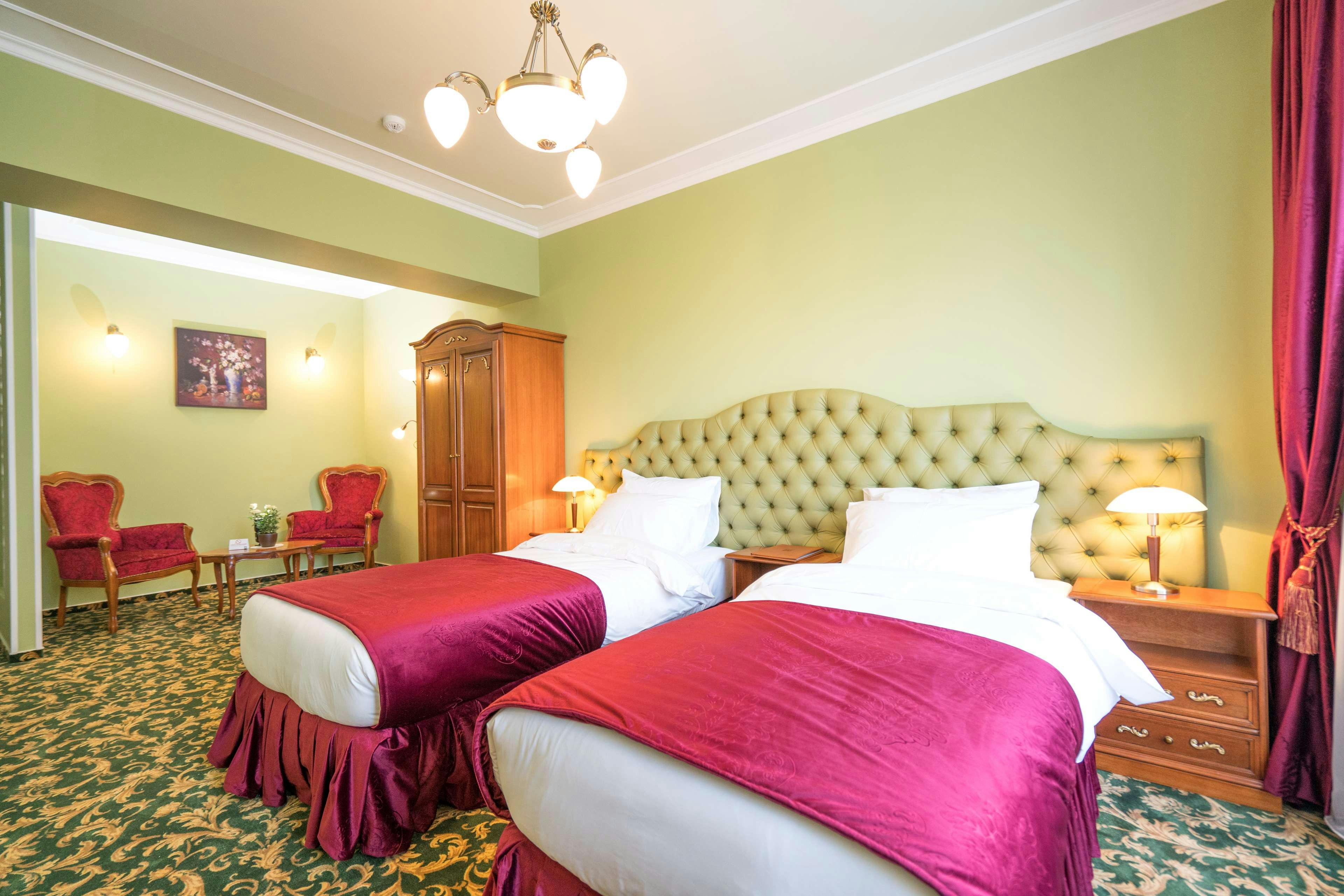 Studio One Accommodation Suites 3/8
