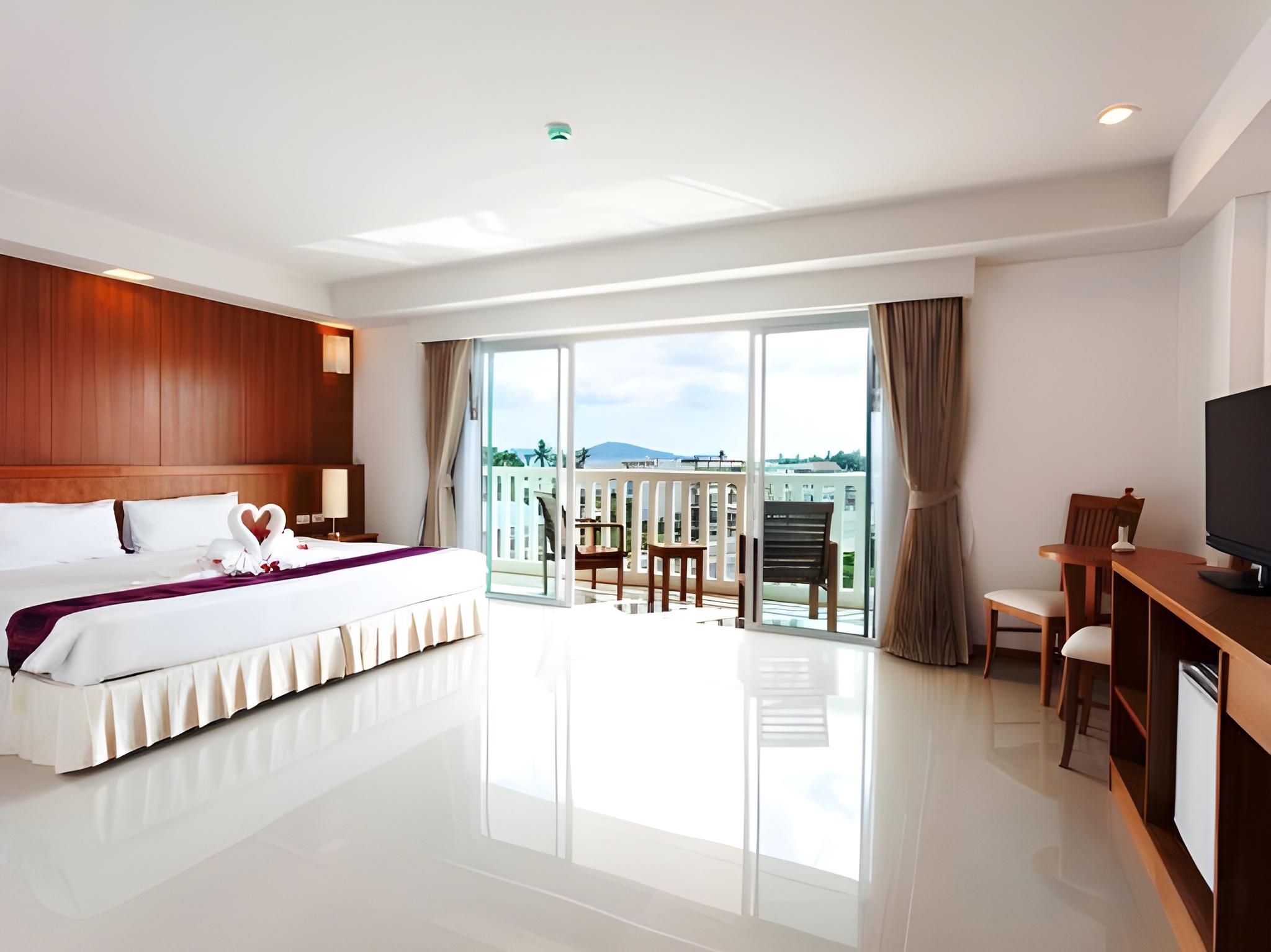 Deluxe, Semi Sea View