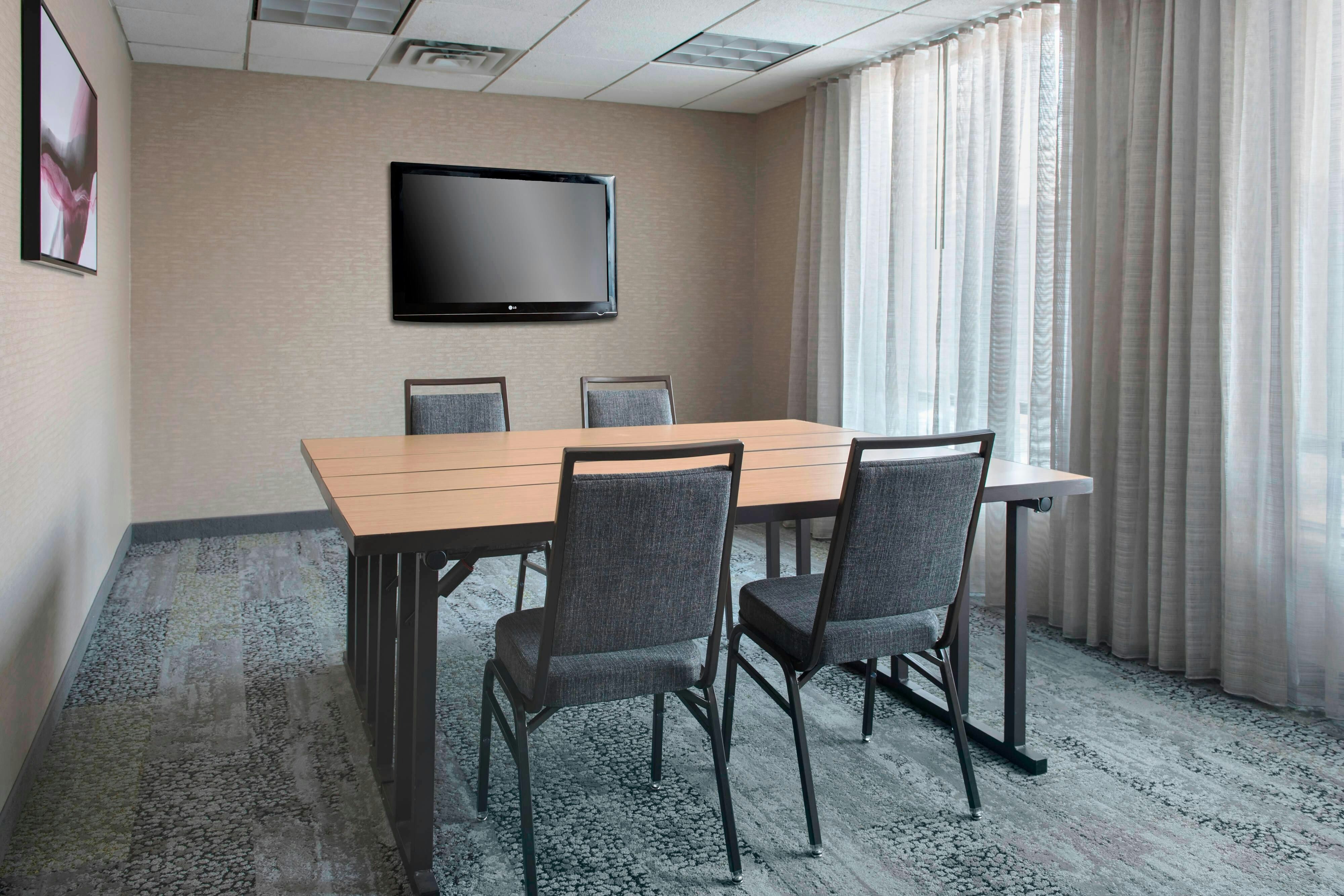 Courtyard by Marriott Lebanon 28/33