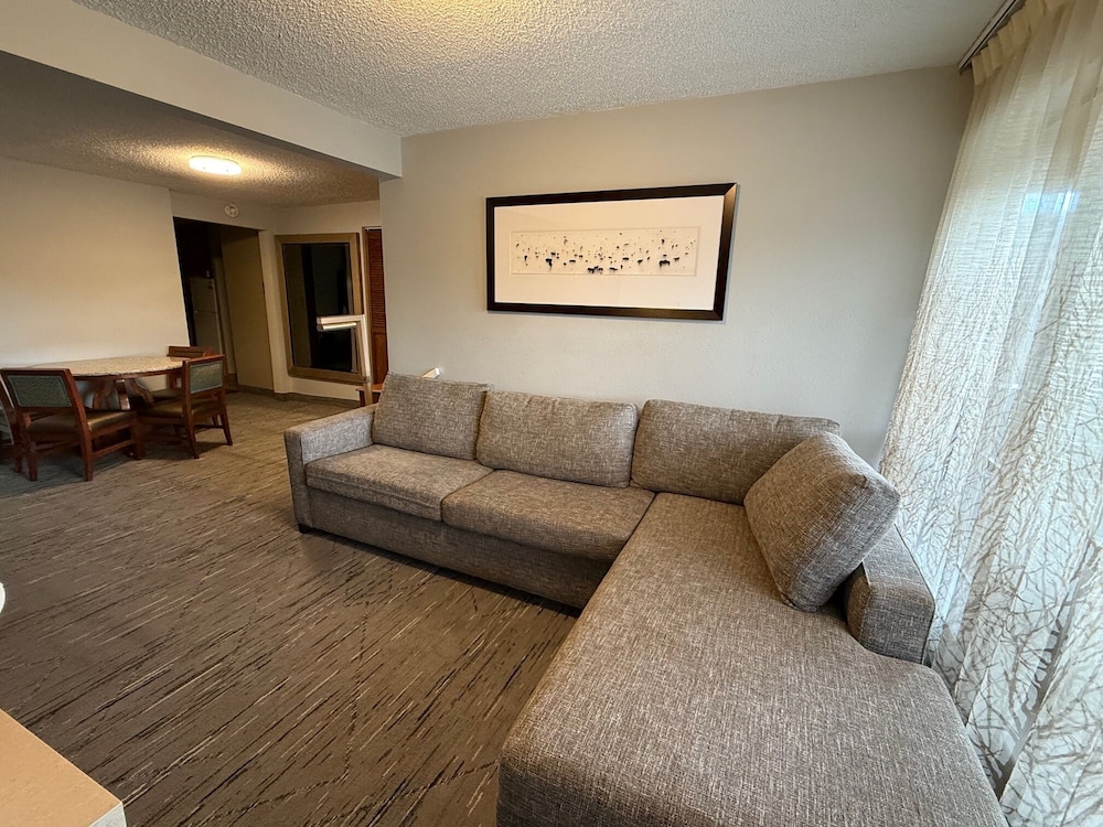 Snowshoe Motel 43/72