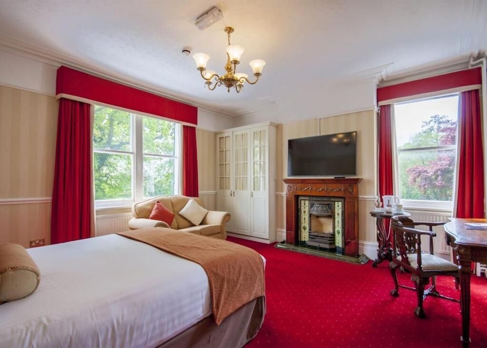 Brook Hall Hotel 23/66