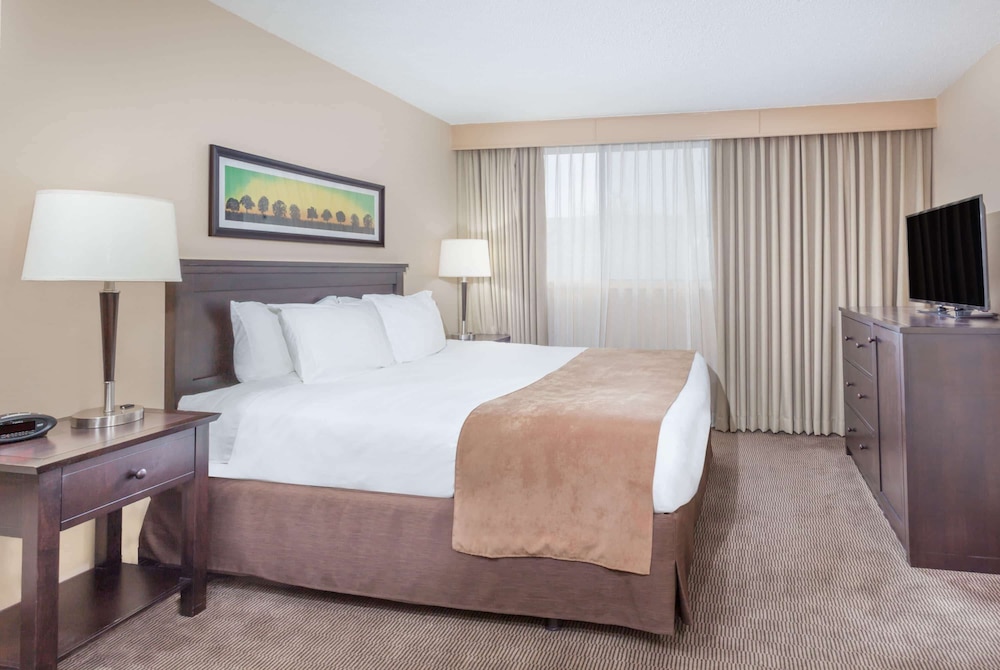 Baymont By Wyndham Red Deer 13/38