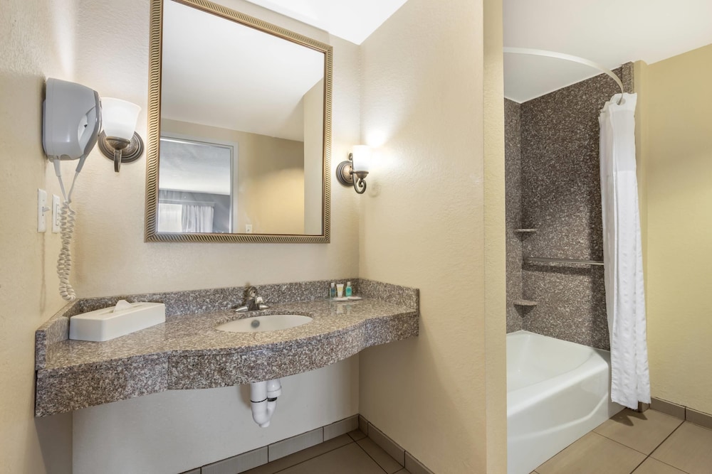 جناح بسرير كينج مع أريكة، Comfort Suites Ocala - North 5/10
