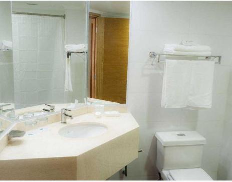 Standard, Twin Beds, Partial Sea View