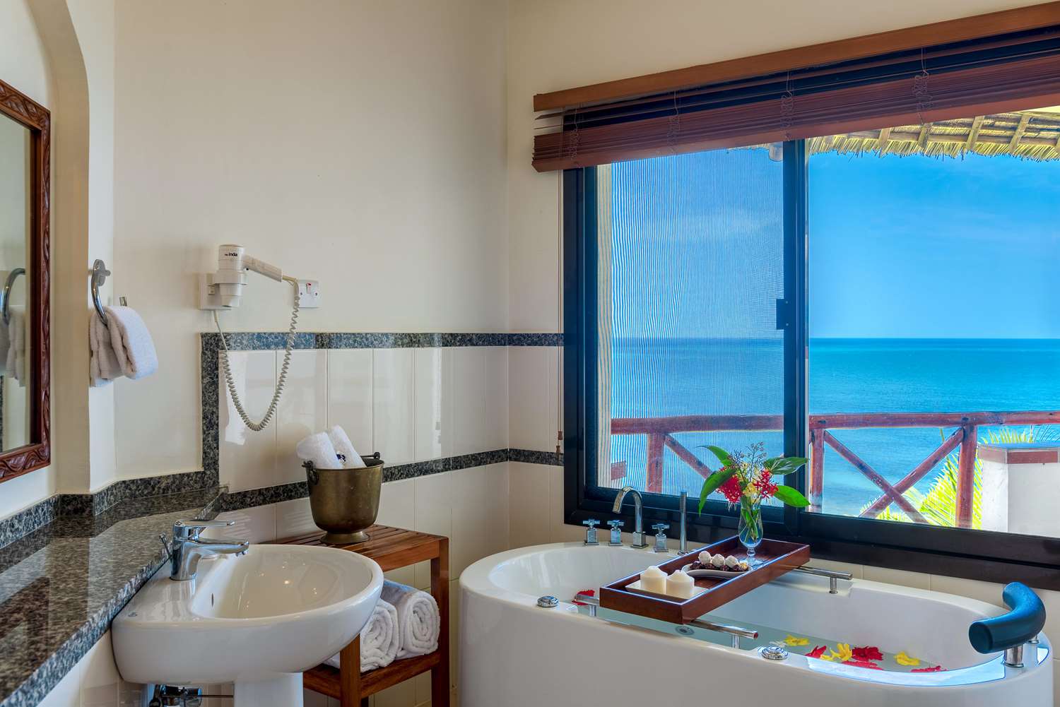 Sea Cliff Resort and Spa Hotel 79/80