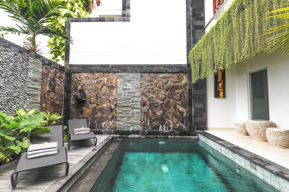 Puri Bagus Villa Legian Kuta 30/45