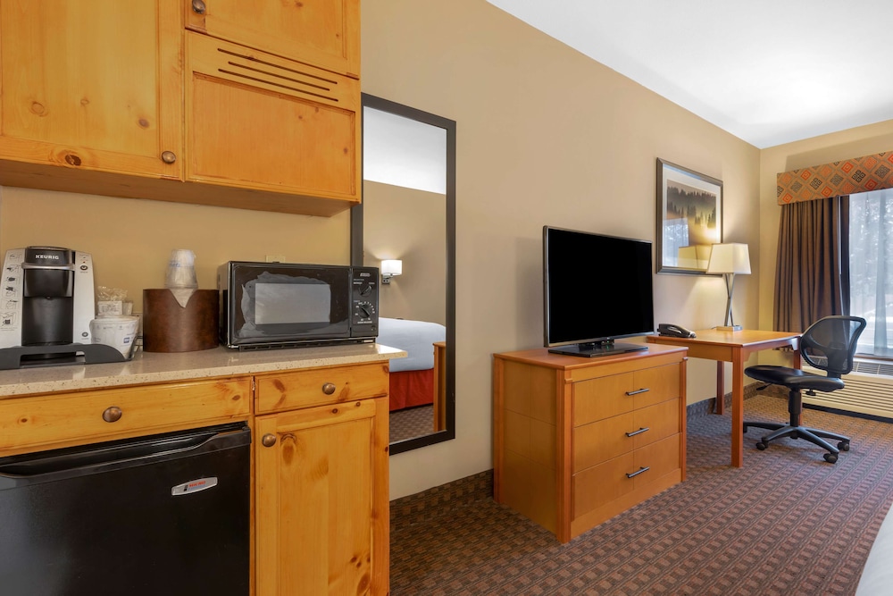 Best Western Plus Olympic Inn 70/73