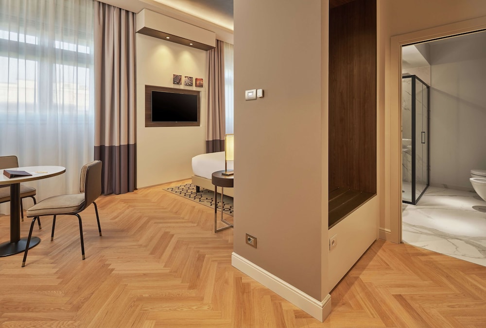 Doubletree By Hilton Trieste 78/87