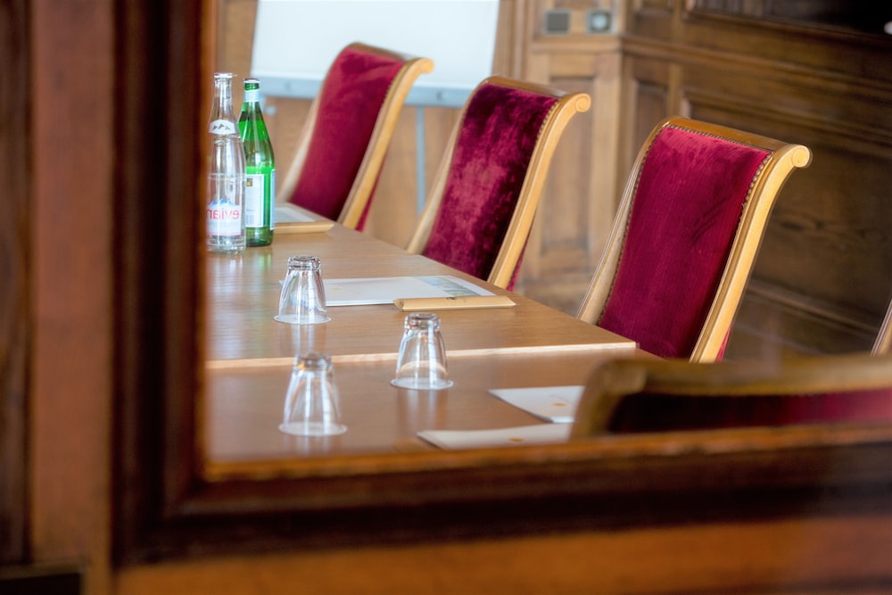Relais Chateaux Chateau Des Avenieres 13/46