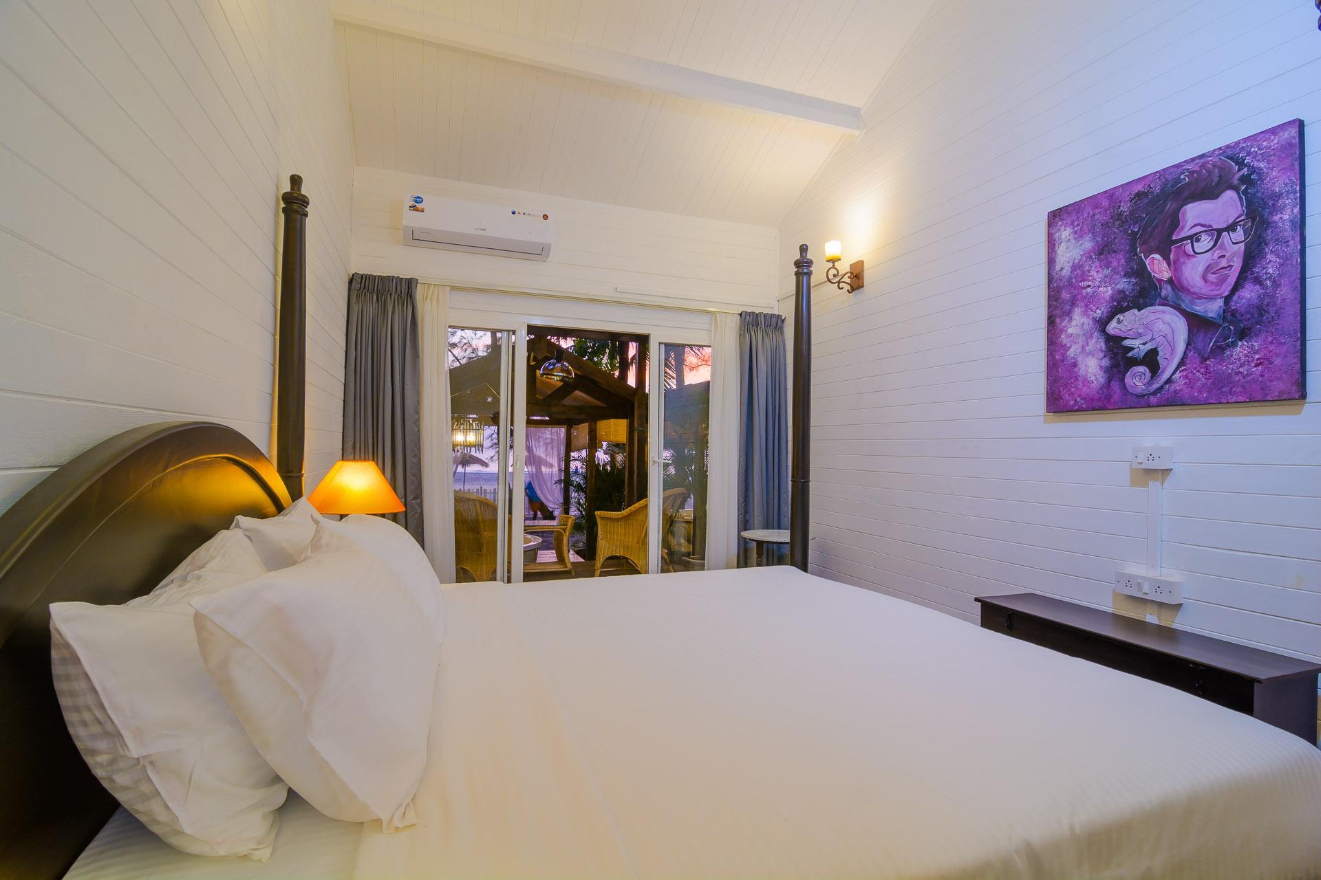 Beach, Cottage, King Bed, Sea View