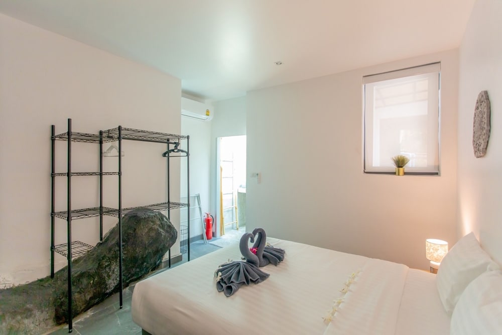 Baan Saint Tropez Villas Kata Beach 52/82