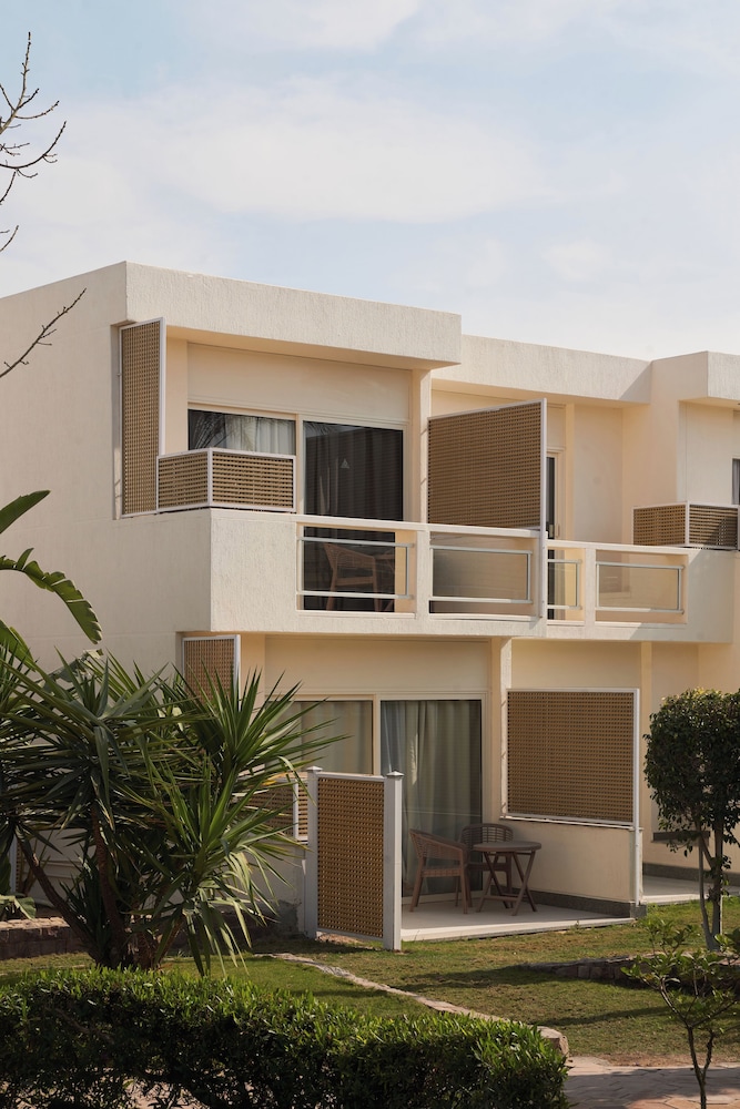 Pyramids Park Resort Cairo in Kirdasah