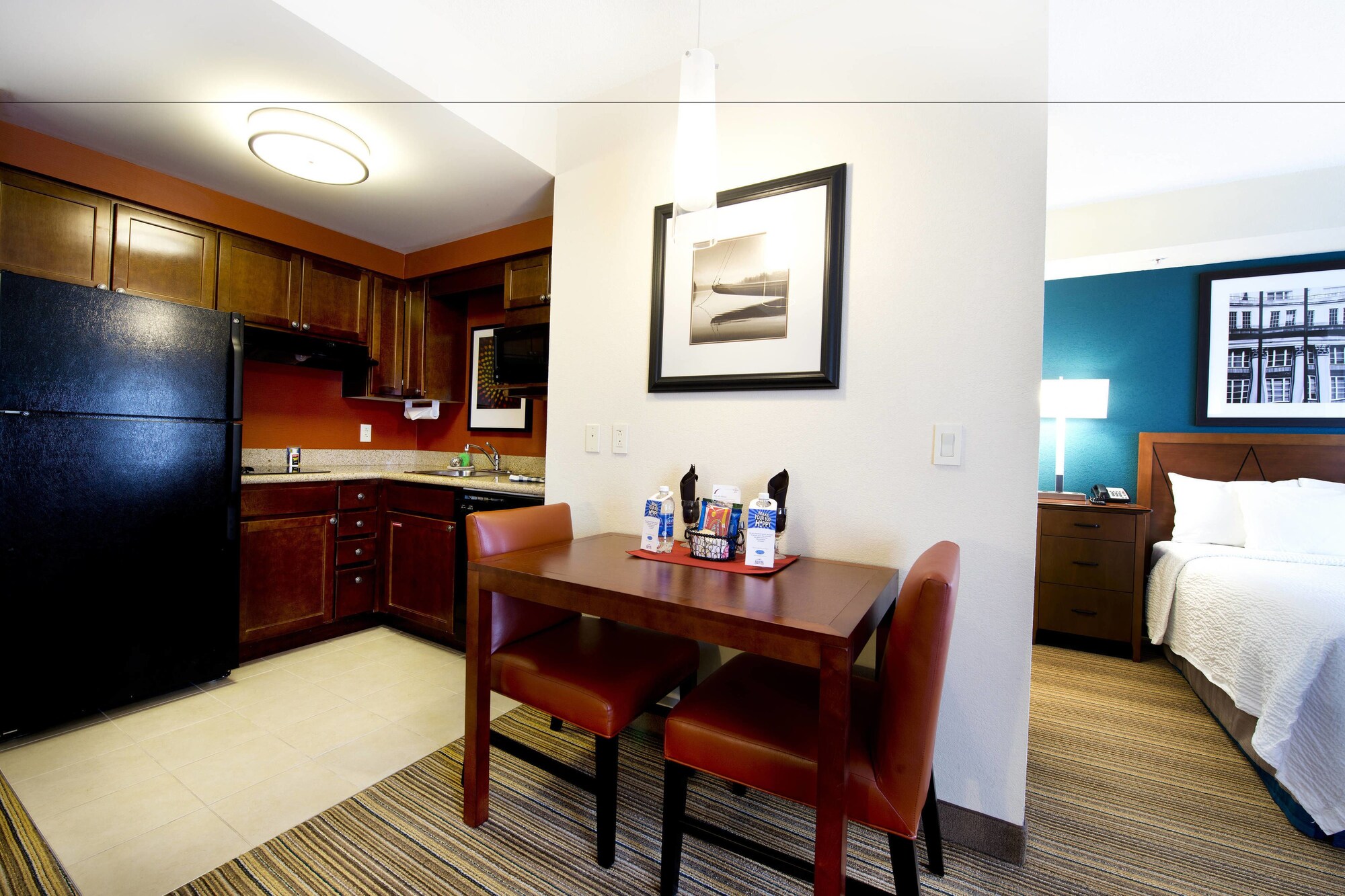 Renovated, Studio, Queen Bed, Sofa، Residence Inn By Marriott Mississauga Arpt Corp Ctr West 3/4