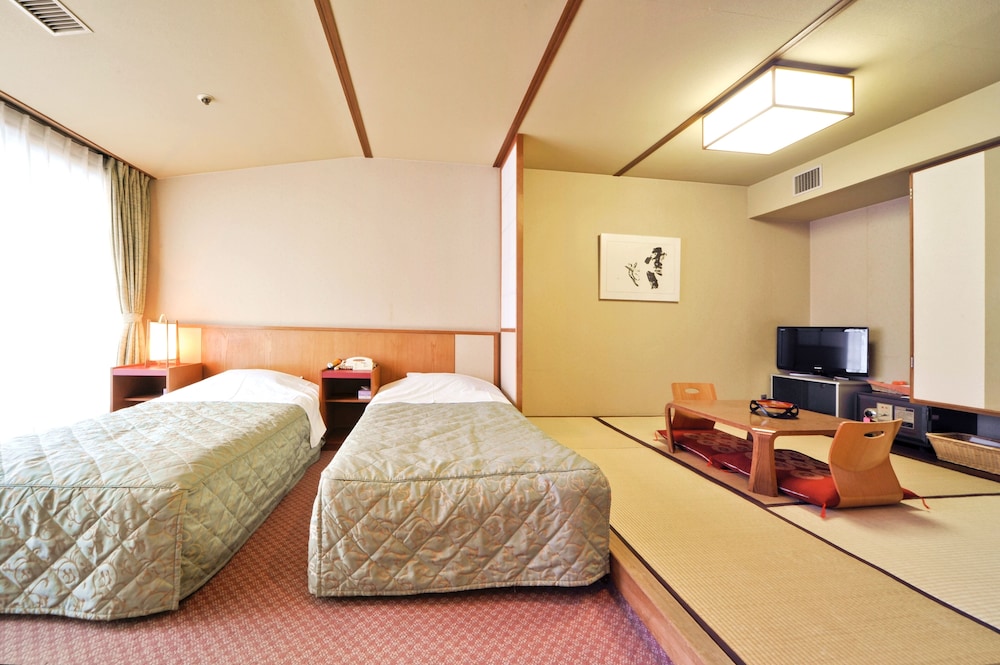 ROOM, TWIN BEDS, TATAMI, TOP FLOOR